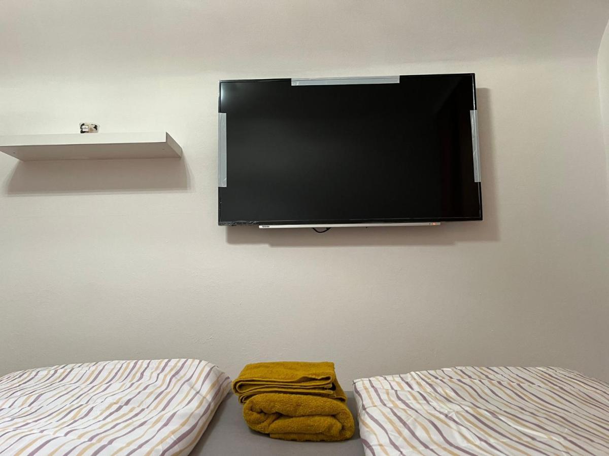 Breathtaking Shared Villa Near Danube River /W Garden And Parking เวียนนา ภายนอก รูปภาพ